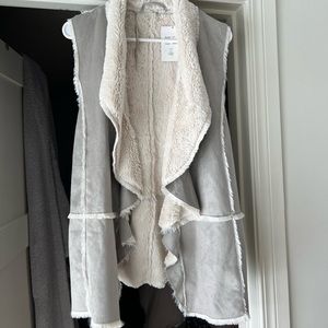 New super soft furry vest ~